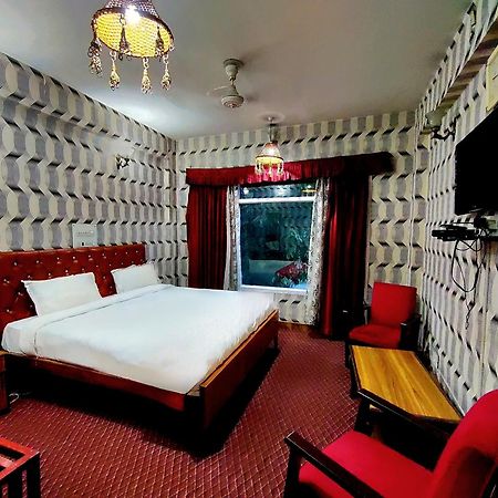 Hotel International Srinagar 외부 사진