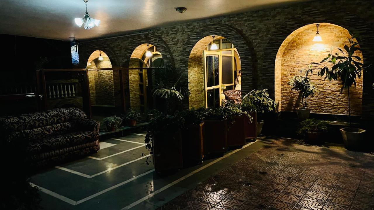 Hotel International Srinagar 외부 사진