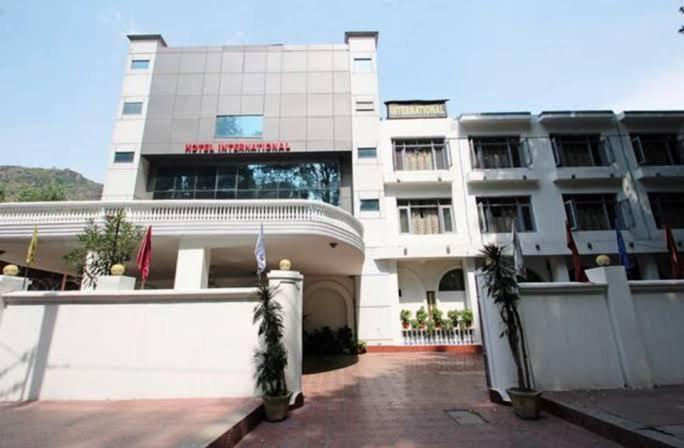 Hotel International Srinagar 외부 사진