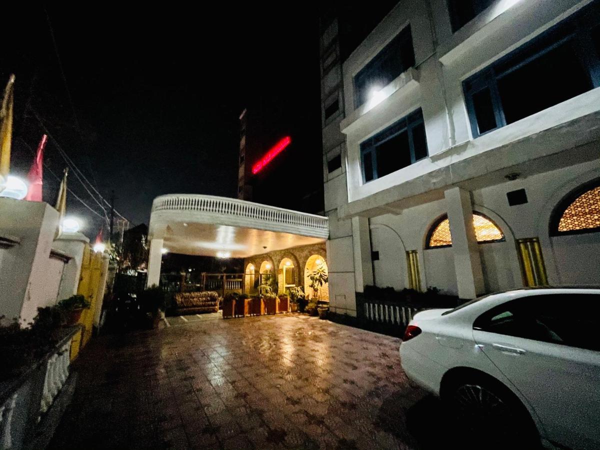 Hotel International Srinagar 외부 사진