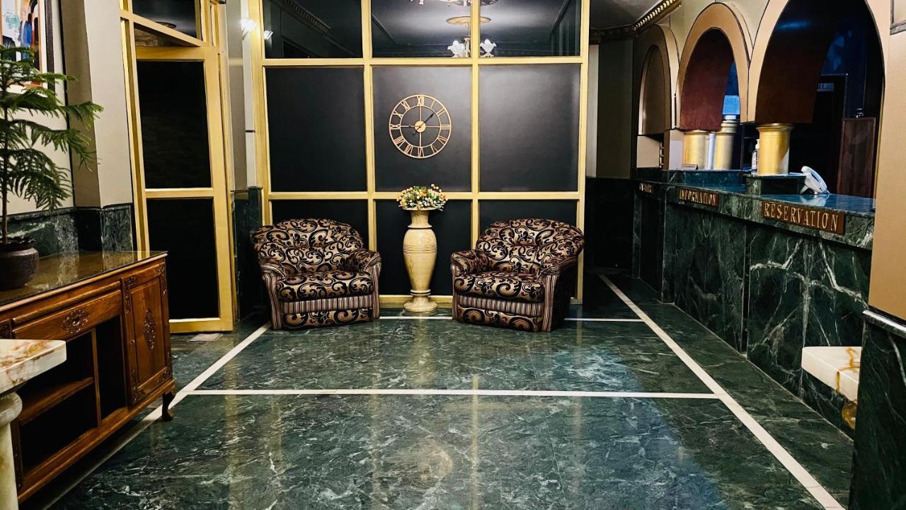Hotel International Srinagar 외부 사진