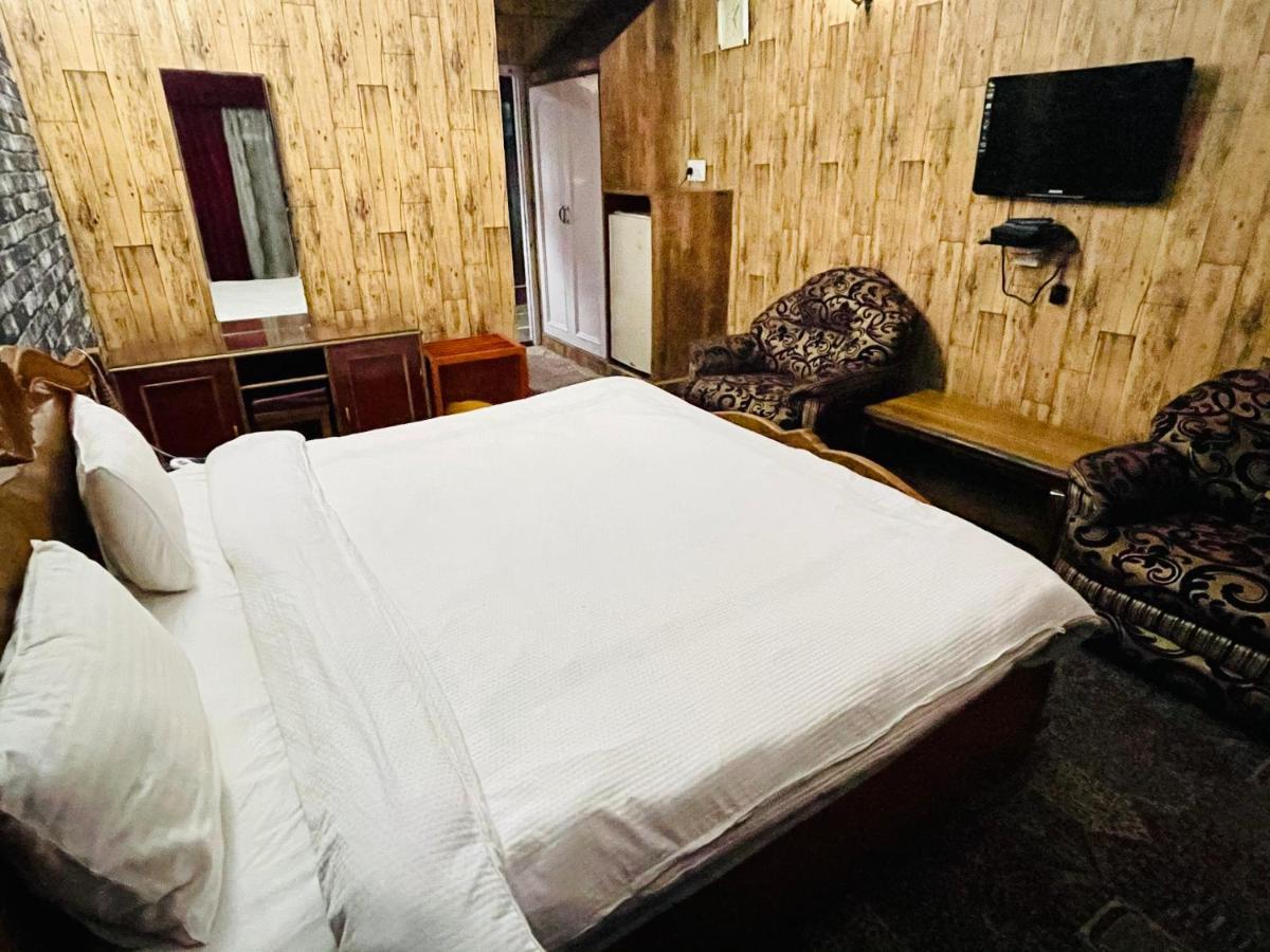 Hotel International Srinagar 외부 사진