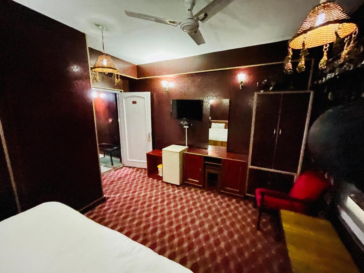 Hotel International Srinagar 외부 사진