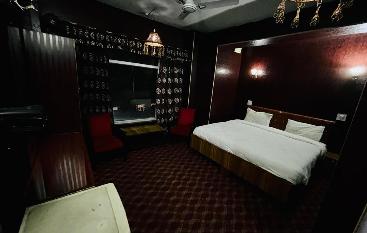 Hotel International Srinagar 외부 사진