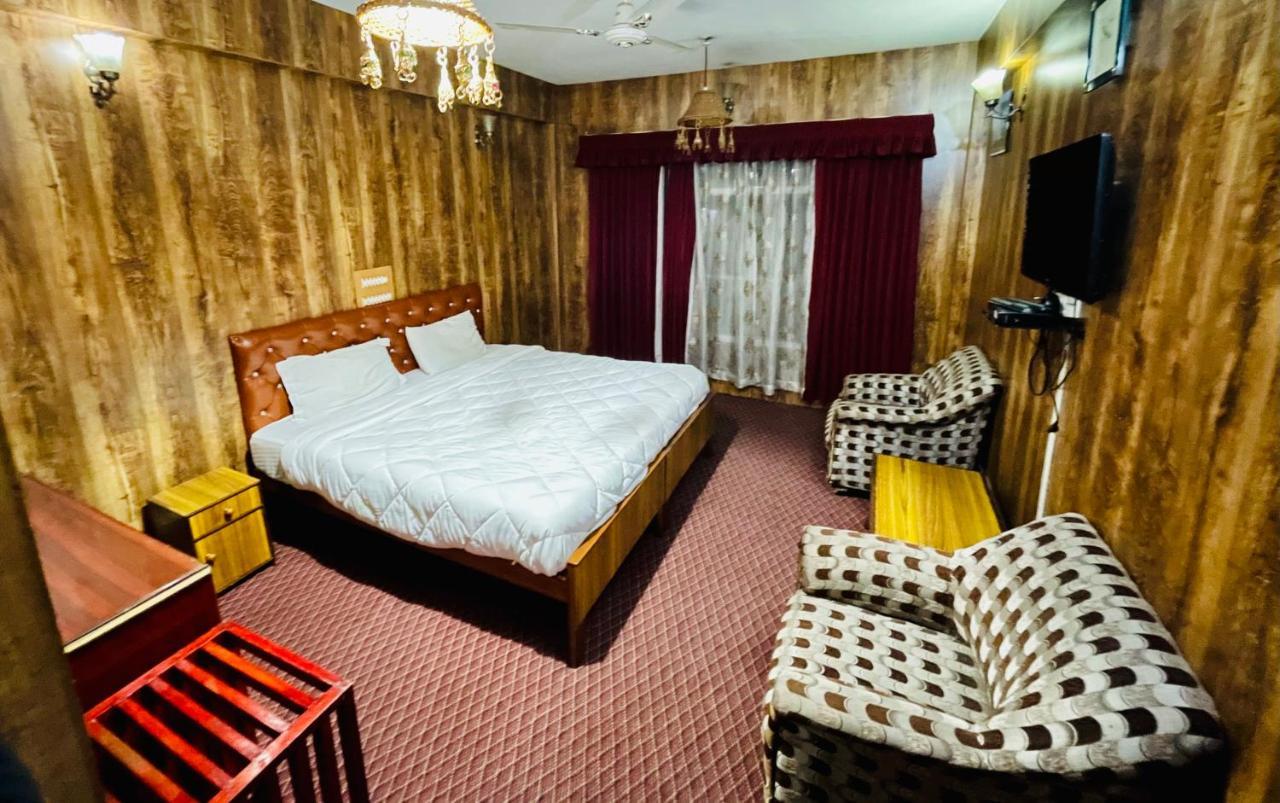 Hotel International Srinagar 외부 사진