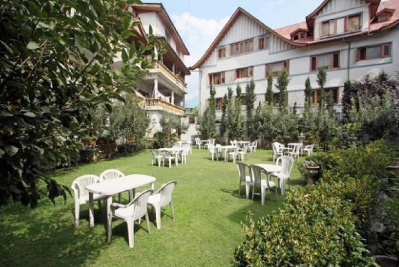 Hotel International Srinagar 외부 사진