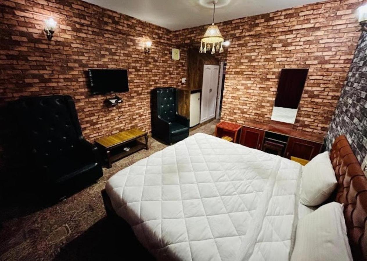 Hotel International Srinagar 외부 사진