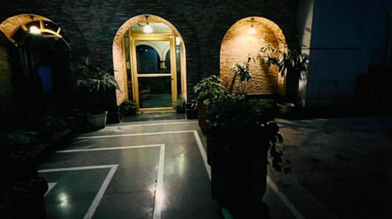 Hotel International Srinagar 외부 사진