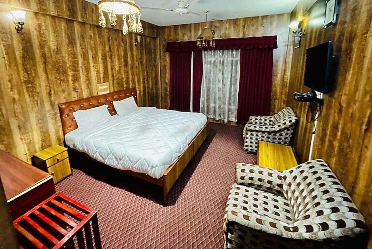 Hotel International Srinagar 외부 사진